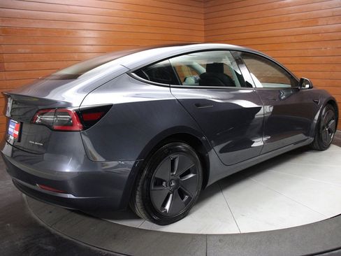 Used 2022 Tesla Model 3 Long Range AWD/4WD image 19