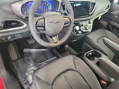 New 2026 Chrysler Pacifica Select FWD image 11