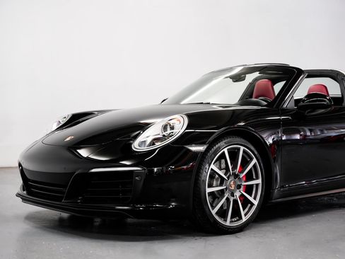 Used 2018 Porsche 911 Targa 4S AWD/4WD image 31