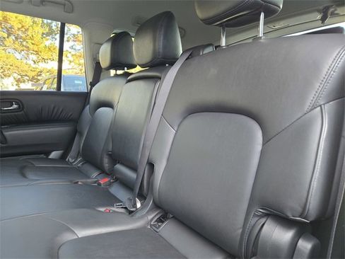 Used 2023 Nissan Armada SV image 10