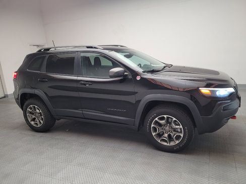 Used 2020 Jeep Cherokee Trailhawk w/ Cold Weather Group image 11