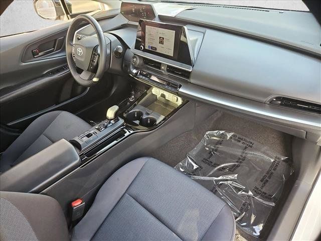 Used 2025 Toyota Prius LE FWD image 27