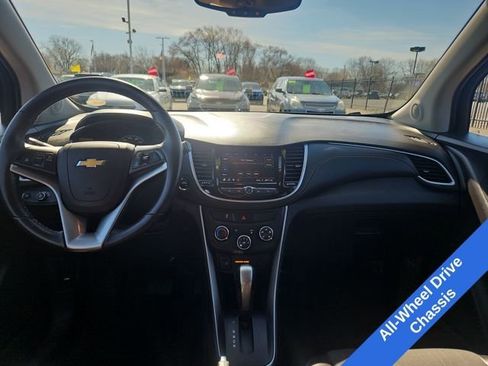 Certified 2022 Chevrolet Trax LT w/ LT Convenience Package image 13