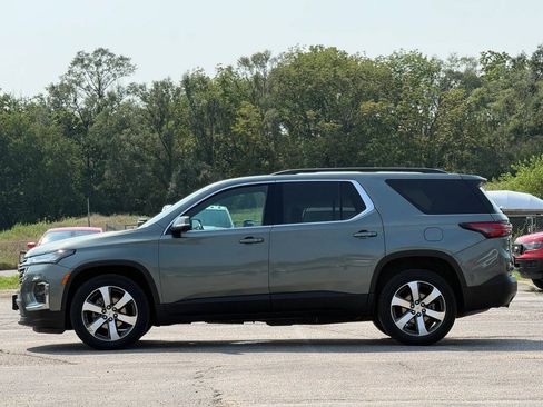 Used 2023 Chevrolet Traverse LT w/ LT Premium Package AWD/4WD image 5