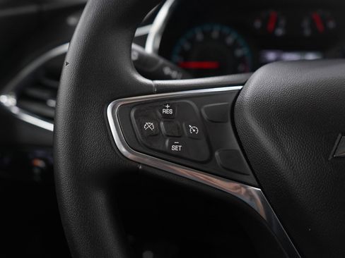 Used 2017 Chevrolet Malibu LT image 24