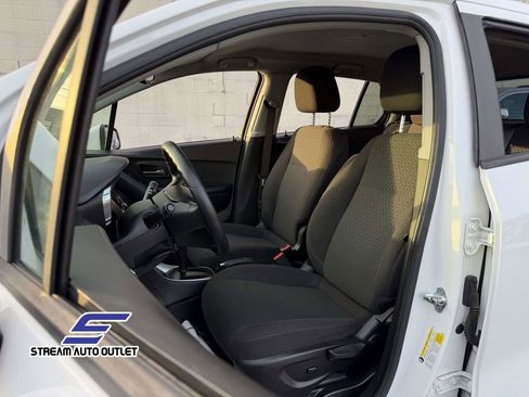 Used 2021 Chevrolet Trax LS w/ Tint and Cruise Package image 27