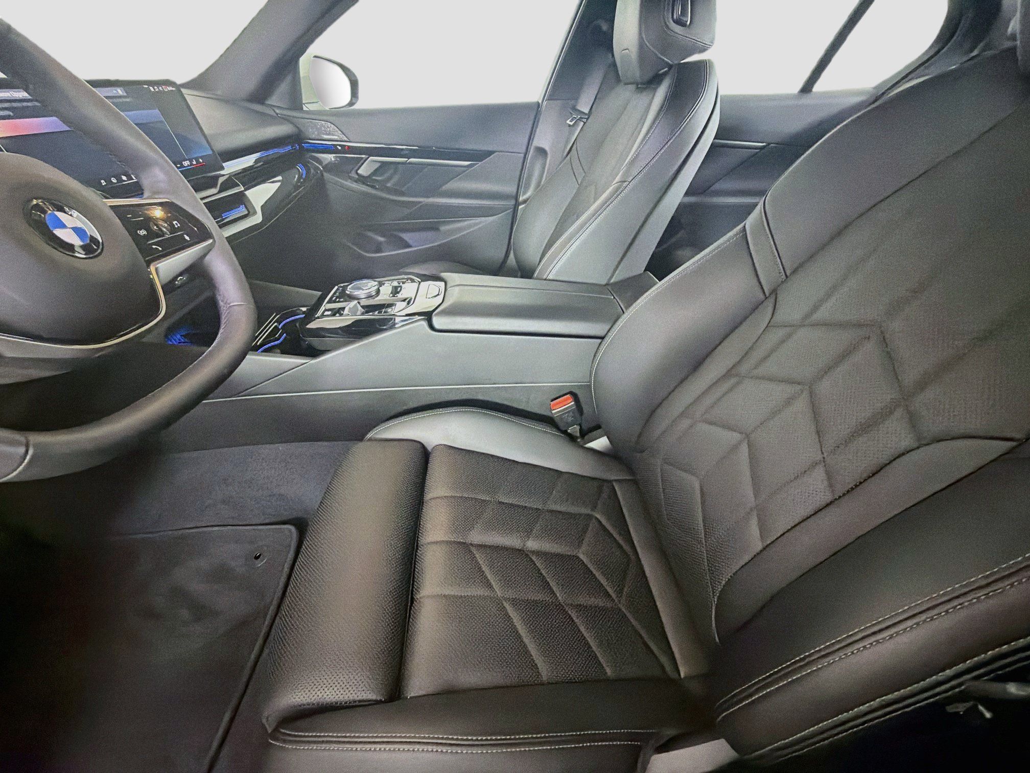 Used 2026 BMW 530i w/ Premium Package RWD image 13