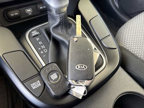 Used 2021 Kia Soul LX FWD image 33