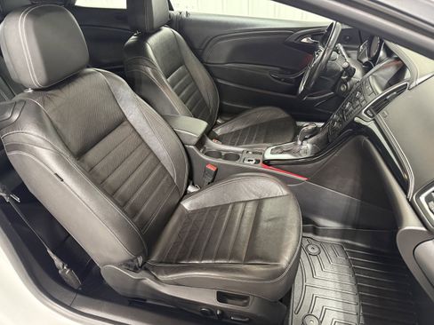 Used 2019 Buick Cascada Premium image 13