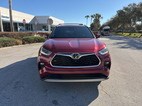 Used 2021 Toyota Highlander Platinum image 8