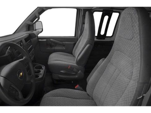 Used 2018 Chevrolet Express 2500 w/ Driver Convenience Package RWD image 9