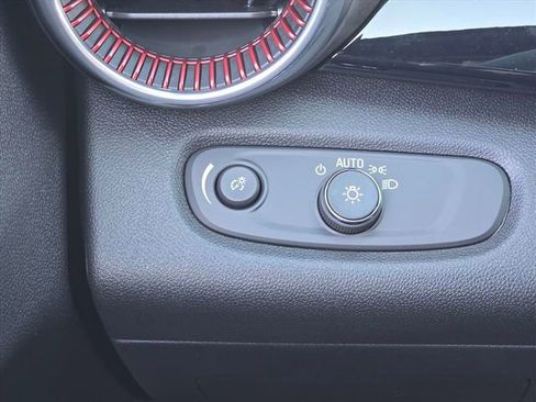 New 2026 Chevrolet Trax RS w/ Sunroof Package image 27