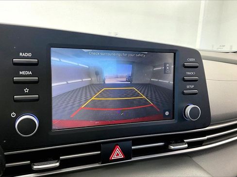 Used 2023 Hyundai Elantra SEL image 21