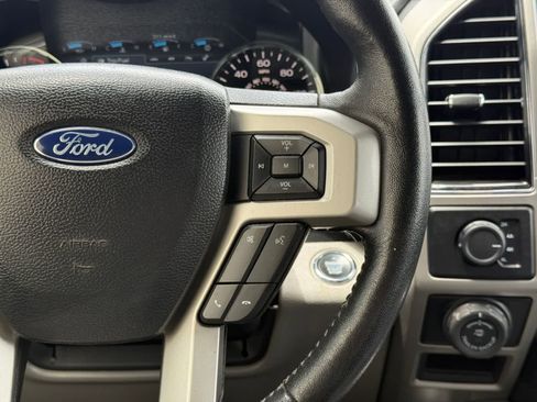 Used 2019 Ford F150 Lariat w/ Equipment Group 502A Luxury AWD/4WD image 10
