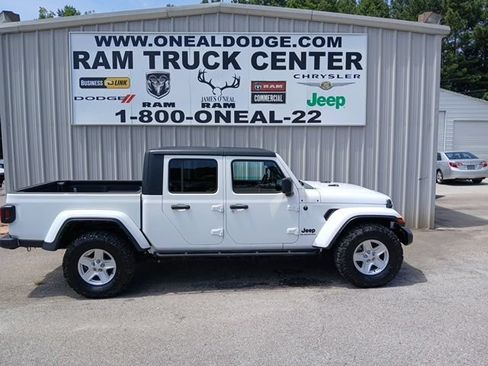 Used 2022 Jeep Gladiator Sport AWD/4WD image 2