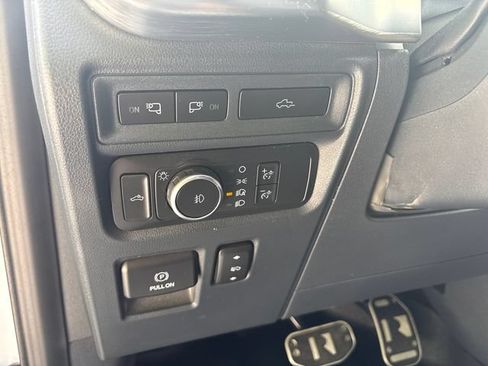 Used 2022 Ford F150 Lariat w/ Equipment Group 502A High AWD/4WD image 18