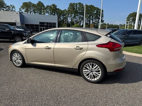Used 2017 Ford Focus Titanium FWD image 10