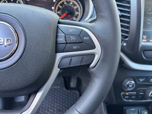 Used 2015 Jeep Cherokee Trailhawk w/ Comfort/Convenience Group image 19