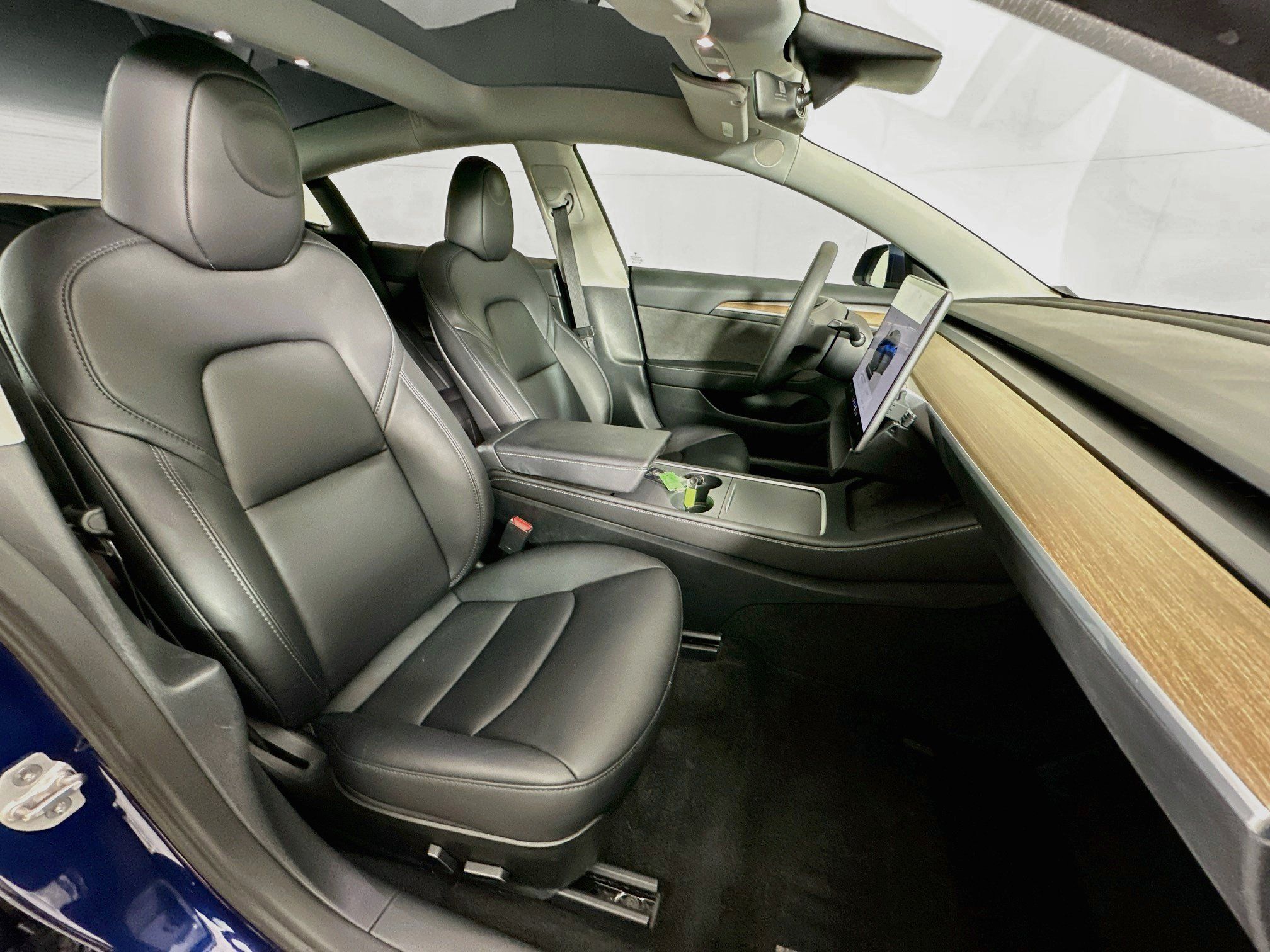 Used 2023 Tesla Model 3 Standard Range RWD image 29