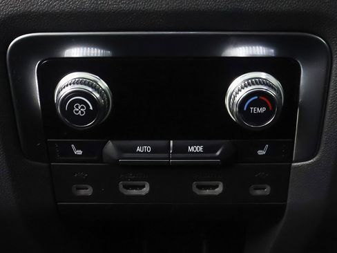 Used 2021 GMC Yukon Denali w/ Denali Premium Package image 65