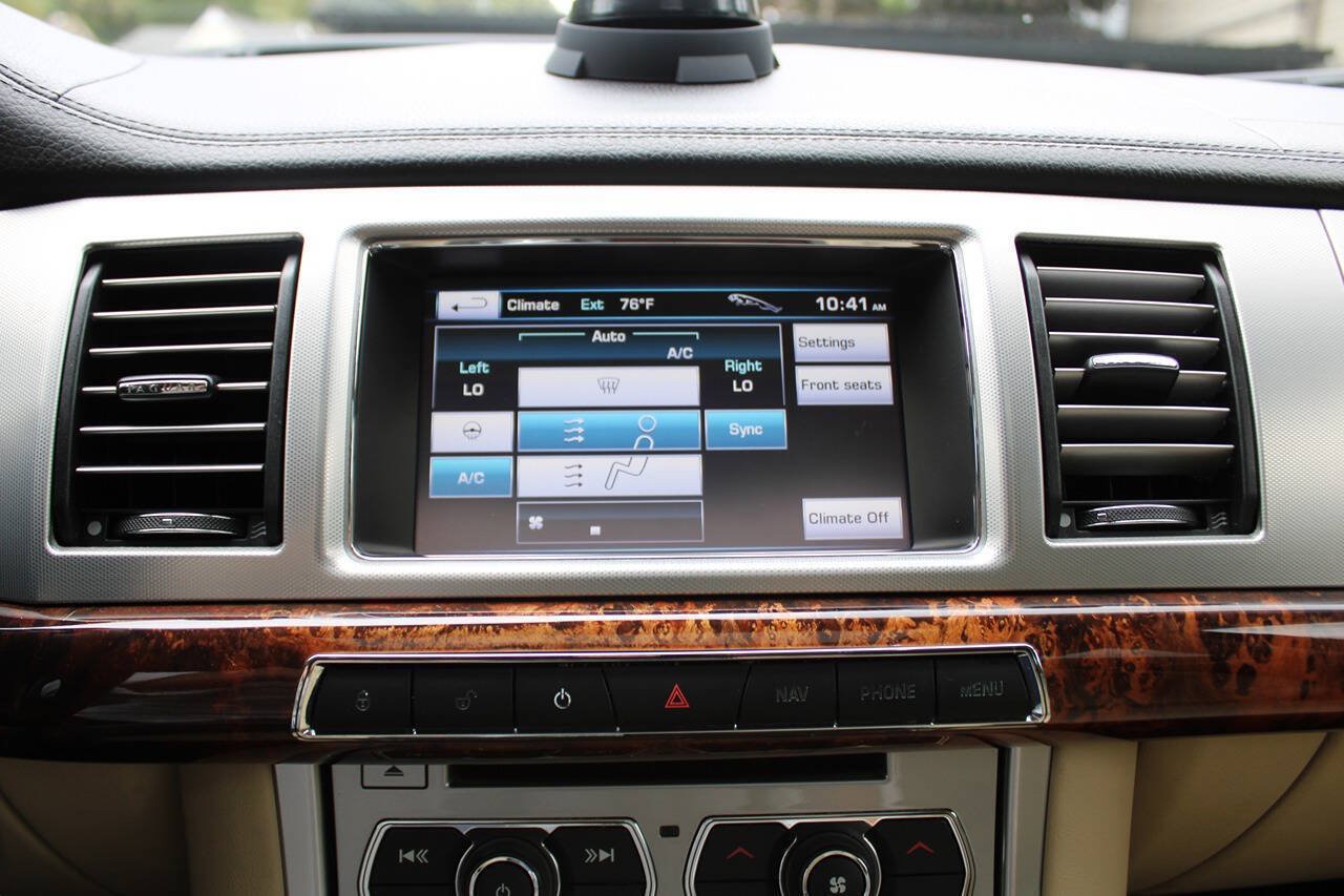 Used 2012 Jaguar XF RWD image 27