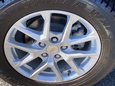 Used 2023 Chevrolet Equinox LT AWD/4WD image 25