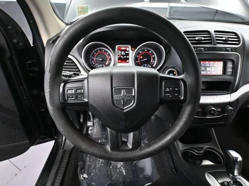 Used 2019 Dodge Journey SE FWD image 22