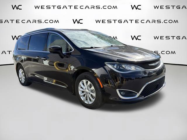 Used 2019 Chrysler Pacifica Touring-L w/ Advanced Safetytec Group FWD image 4