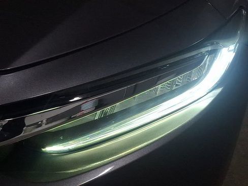 Certified 2019 Honda Insight Touring image 9