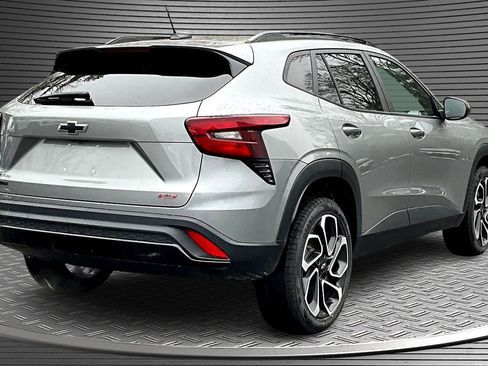 Used 2024 Chevrolet Trax RS w/ Driver Confidence Package image 6