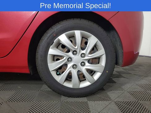 Used 2016 Hyundai Elantra GT FWD image 28