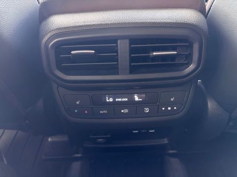 Used 2025 Honda Pilot Elite image 17