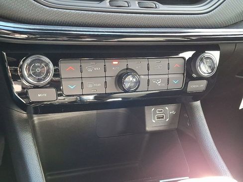 New 2026 Jeep Compass Limited image 13