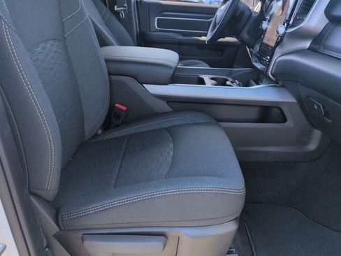 New 2026 RAM 2500 Big Horn AWD/4WD image 15