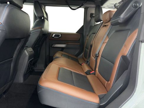 Used 2022 Ford Bronco Outer Banks w/ Sasquatch Package AWD/4WD image 16