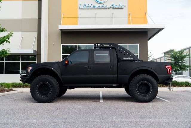 Used 2016 Ford F250 Platinum w/ Platinum Package AWD/4WD image 6