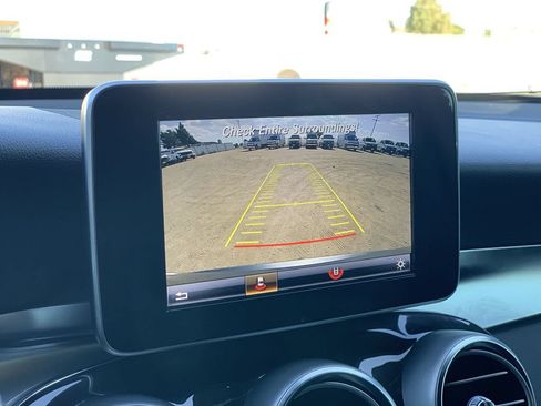 Used 2018 Mercedes-Benz GLC 300 4MATIC image 12