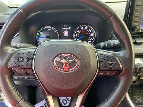 Used 2022 Toyota RAV4 SE w/ Convenience Package AWD/4WD image 11