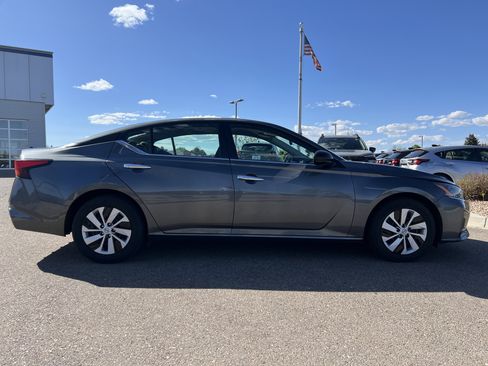 Used 2024 Nissan Altima 2.5 S image 9