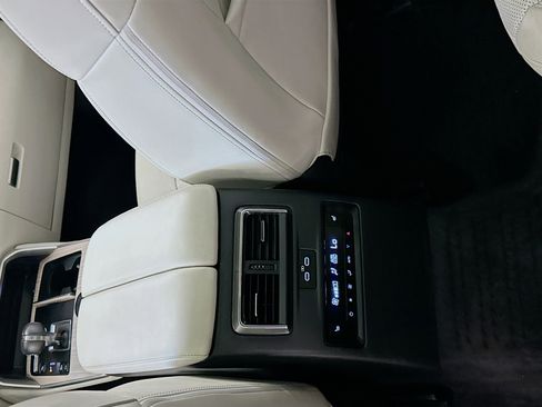 Used 2024 MAZDA CX-90 Plug-In Hybrid w/ Premium Plus AWD/4WD image 28