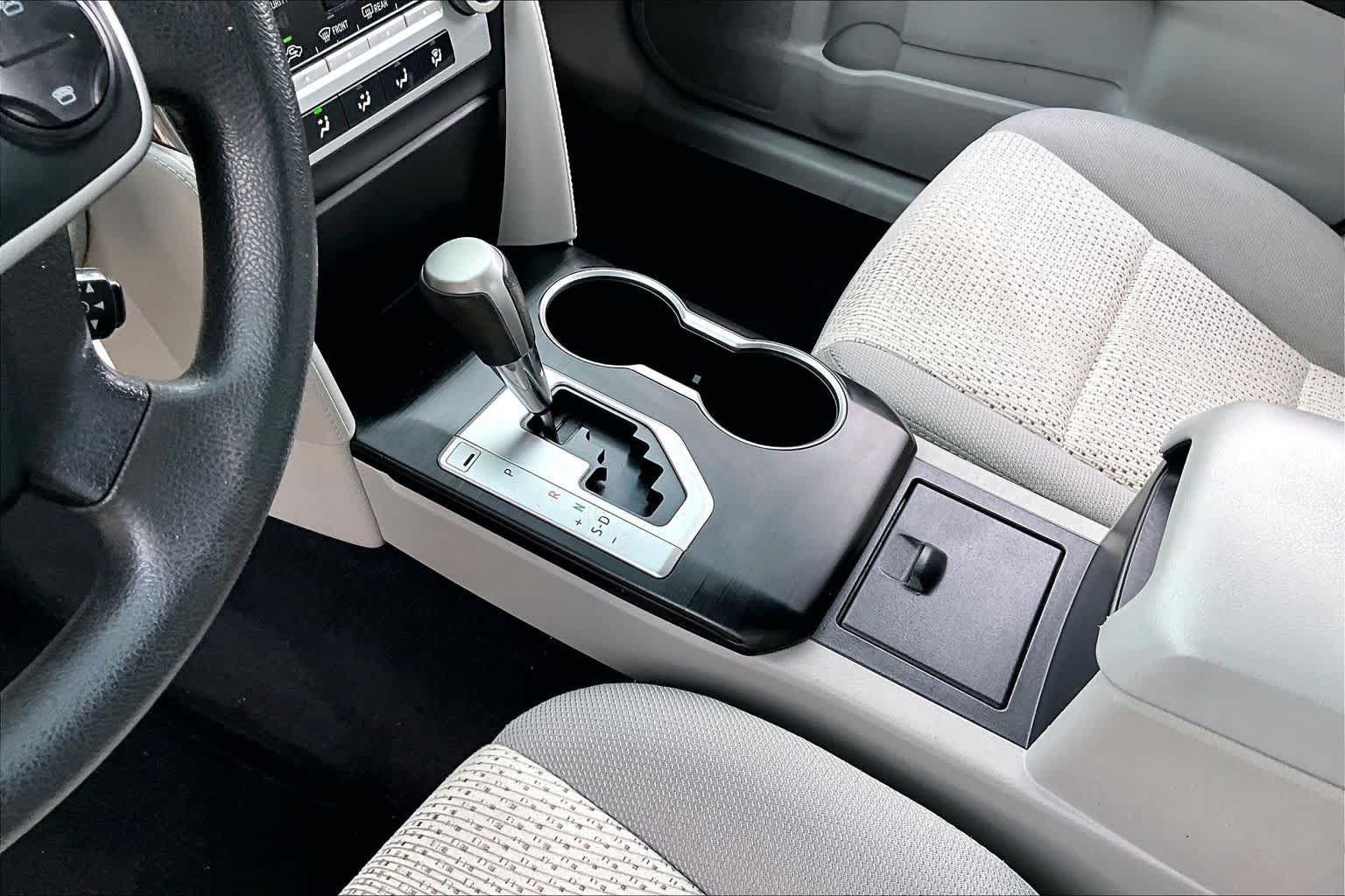 Used 2012 Toyota Camry LE FWD image 16