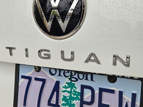 Used 2023 Volkswagen Tiguan SE R-Line AWD/4WD image 27