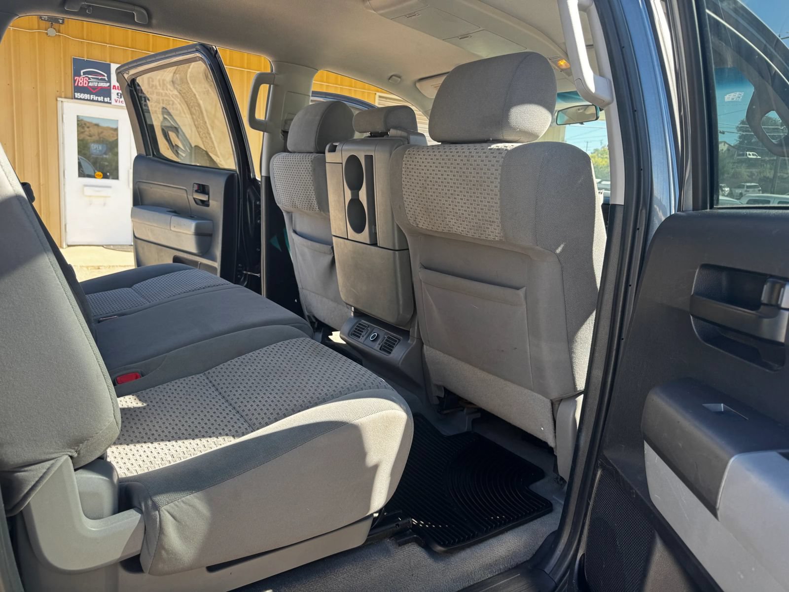Used 2010 Toyota Tundra 4x4 CrewMax w/ Tow Pkg image 10