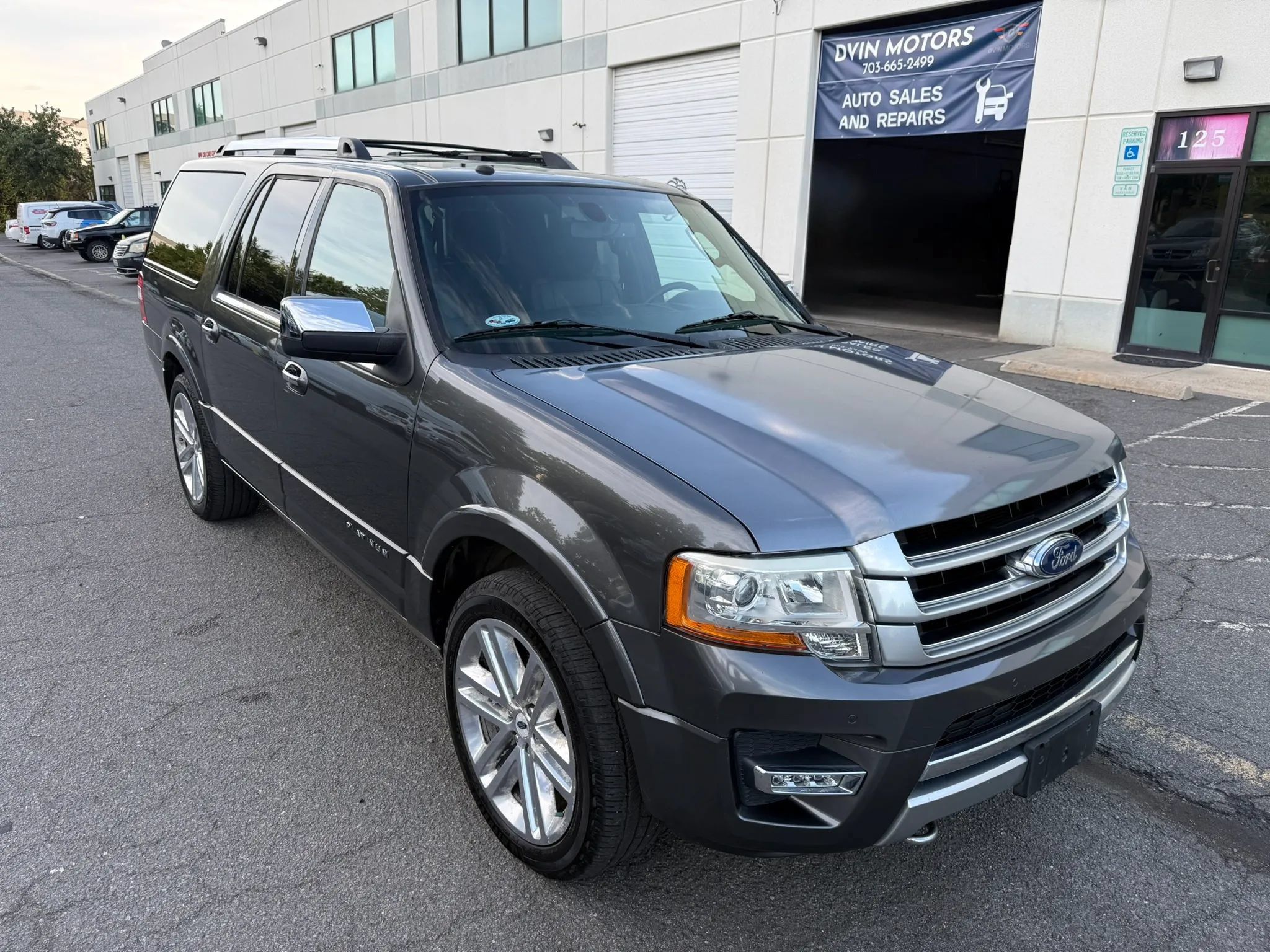 Used 2017 Ford Expedition EL Platinum AWD/4WD image 16
