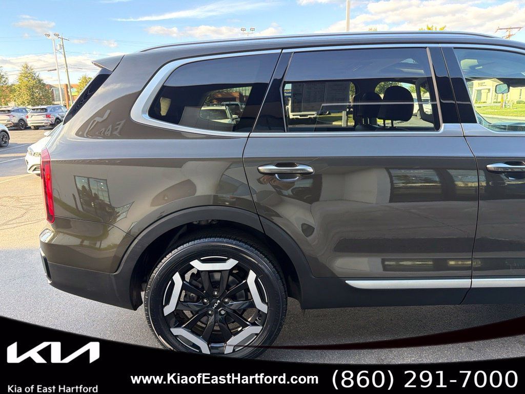 Certified 2024 Kia Telluride S w/ S Sunroof Package AWD/4WD image 7