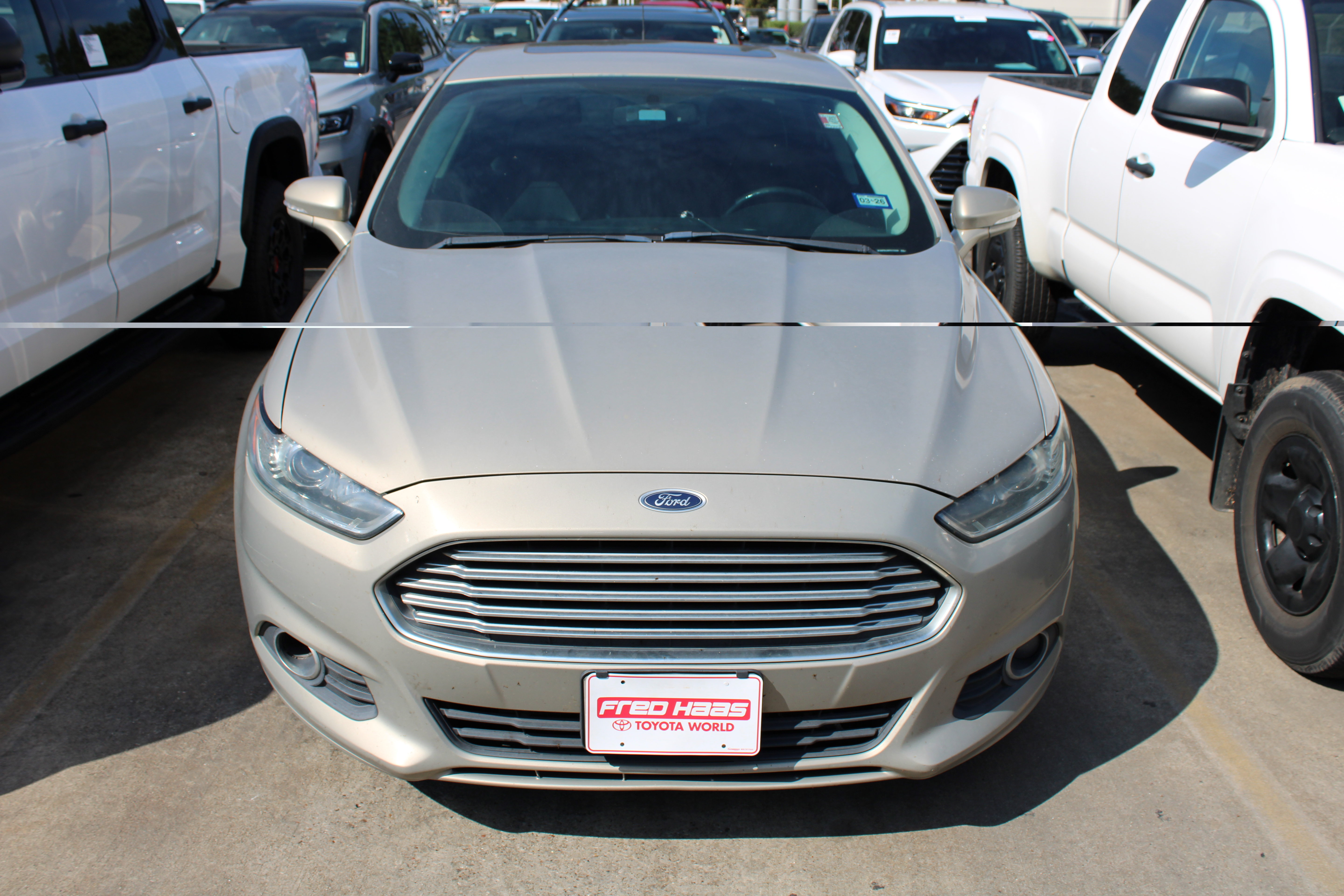 Used 2015 Ford Fusion SE w/ Equipment Group 502A FWD image 4