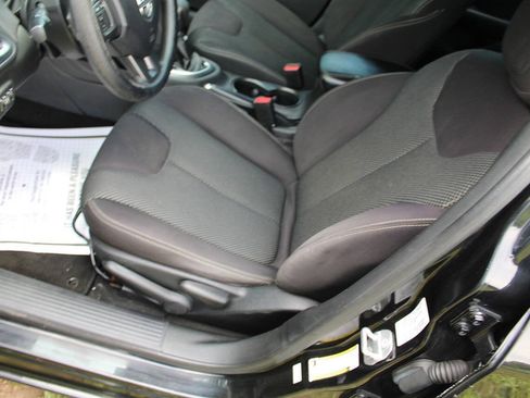 Used 2014 Dodge Dart SXT FWD image 16