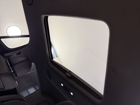 Used 2023 GMC Acadia SLT w/ Preferred Package image 21