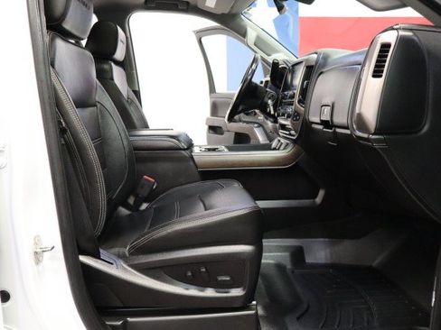 Used 2018 GMC Sierra 2500 Denali w/ Duramax Plus Package AWD/4WD image 8
