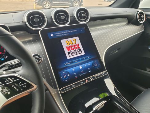 Used 2025 Mercedes-Benz GLC 300 image 15